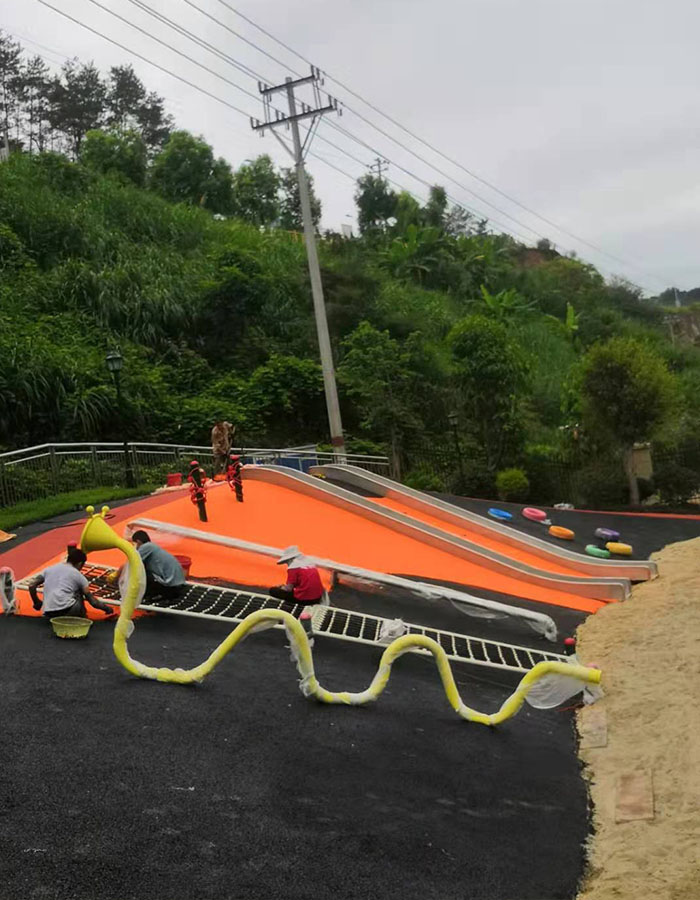 小型室外兒童游樂園設(shè)備
